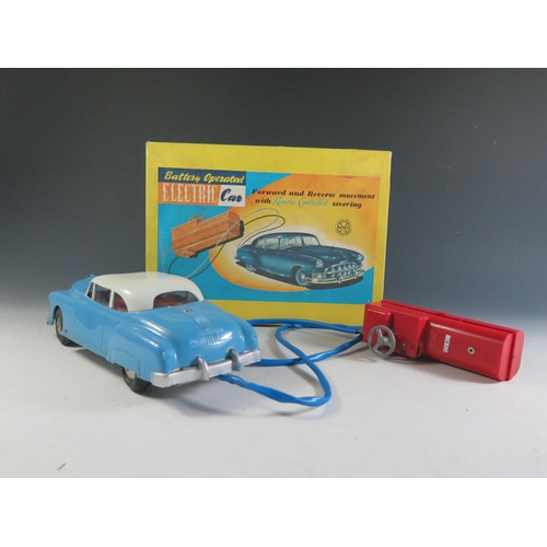 105 - A Marx Battery Operated Electric Car in Blue and White in it's original box Made in Britain (Unteste... 