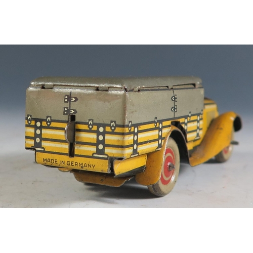 114b - A Scarce Tippco Tipp & Co Clockwork Tinplate Truck in Yellow and Grey Made in Germany, Working Motor... 