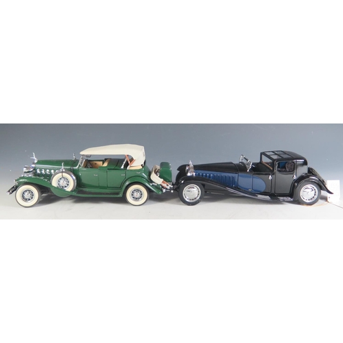 210 - Two 1:24 Scale Models, Franklin Mint 1930 Bugatti Royale Coupe Napoleon, Danbury Mint 1932 Cadillac ... 