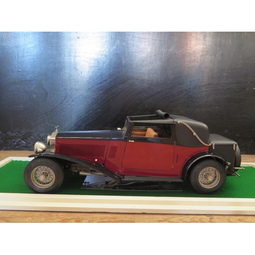 213 - A Pocher 1:8 Scale Rolls-Royce Phantom II Sedanca Coupe' 1932 in Maroon and Black. Appears Complete ... 