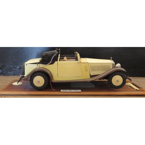 214 - A Pocher 1:8 Scale Rolls-Royce Phantom II Sedanca Coupe' 1932 in Cream and Brown. Damaged.