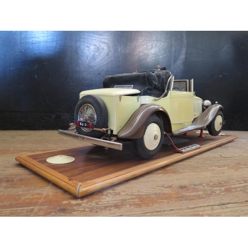 214 - A Pocher 1:8 Scale Rolls-Royce Phantom II Sedanca Coupe' 1932 in Cream and Brown. Damaged.