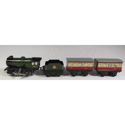 260 - An Hornby O Gauge Tinplate Clockwork Type 20 Train Passenger Set, Working).