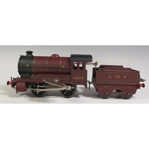 261 - A Hornby O Gauge Clockwork Type 501 Locomotive & Tender in Maroon 