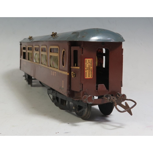 268 - A Hornby O Gauge Tinplate First Class Passenger Coach 