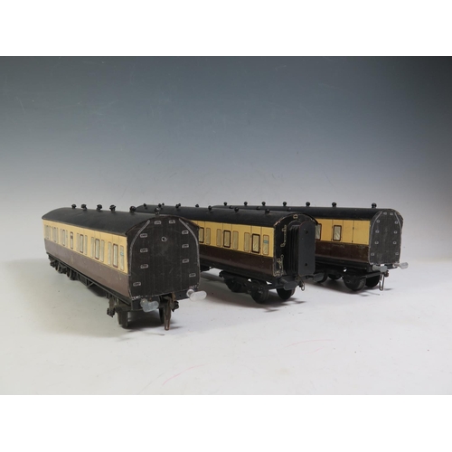 272 - Three Tinplate O Gauge GWR Carriages (Unknown Maker), Two First Class and One Other. Some 'makeshift... 