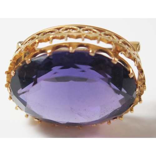 416 - A Victorian Amethyst Brooch in an unmarked gold setting, 11.5g, 28x23mm