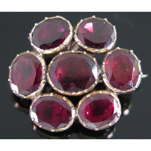 428 - A Georgian Gold and Foil Back Pink Garnet Brooch, 27.5mm diam, 5.9g