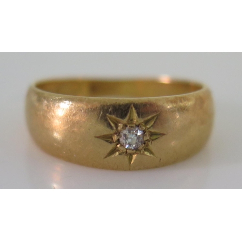 472 - A Child's 18ct Gold and Diamond Gypsy Ring, size E, 2.8g