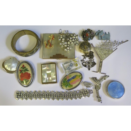 501 - A Selection of Costume Jewellery