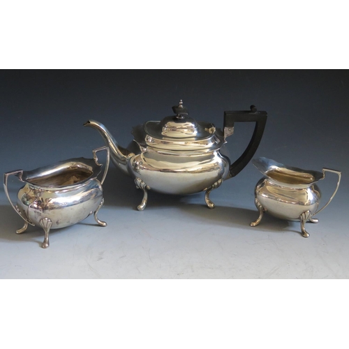 358A - A George V Silver Three Part Coffee Set, Sheffield 1919, Walker & Hall, 1277g