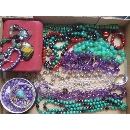 521 - A Selection of Costume Jewellery including malachite