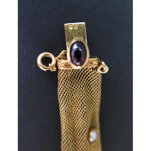 523a - An 18ct Gold Mesh, Cabochon Garnet and Pearl Bracelet, stamped 800 and with three clubs and G, 18cm,... 