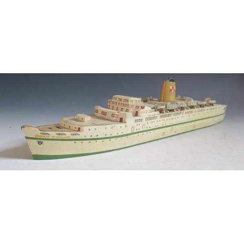 61 - EMPRESS OF ENGLAND built by Vickers Armstrong 1957 _ Ship's model, 55cm