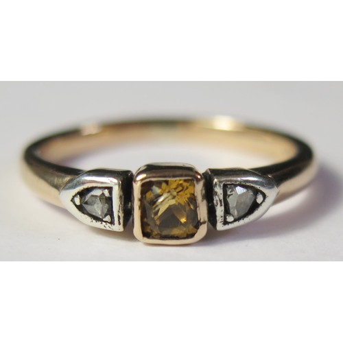 498 - An Antique Rose Cut Diamond and Citrine Ring, size K.5, 2.8g