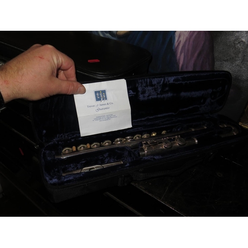 1097 - A Trevor James 3001C Flute in hard case