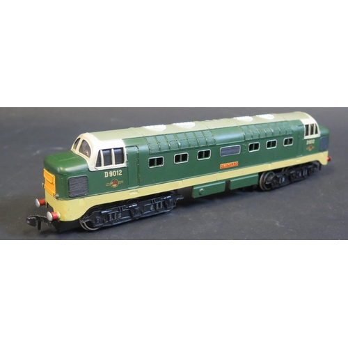 256 - A Hornby Dublo OO Gauge Deltic Type Class 55 Diesel Locomotive 