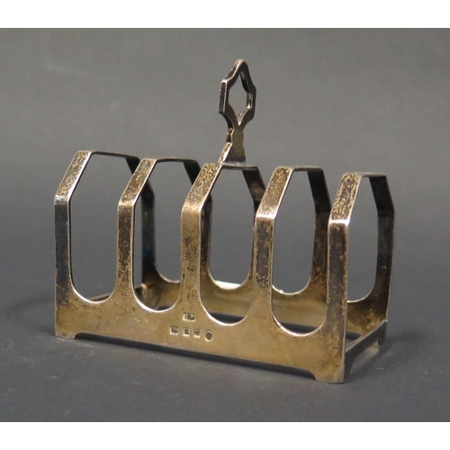 82 - A George V Silver Four Slot Toast Rack, London 1934, Viner's Ltd (Emile Viner), 55g