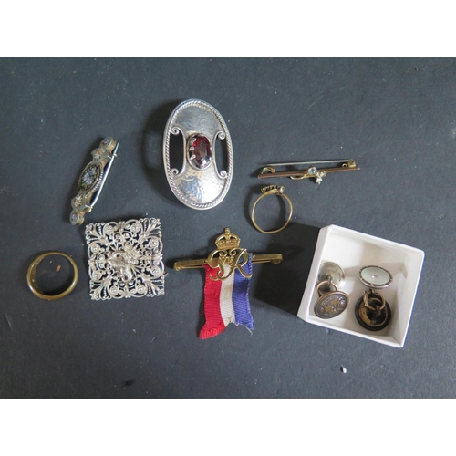 214c - A Planished Silver and Semi Precious Stone Brooch, micromosaic brooch, SW & 9ct gold brooch (1.9g) e... 