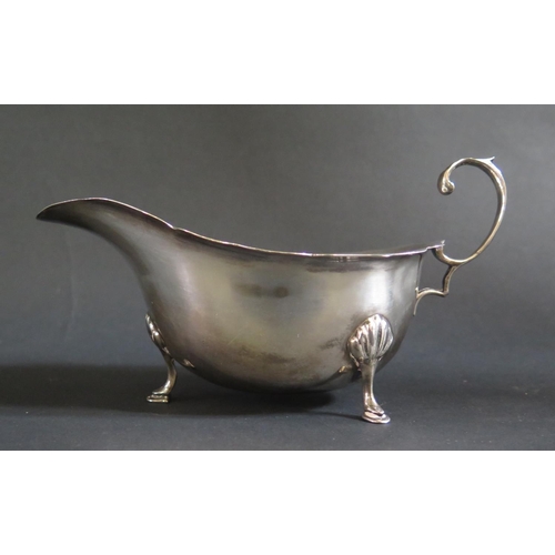 1026 - A George VI Silver Sauceboat, Birmingham 1939, Ernest W Haywood, 17.5cm, 156g