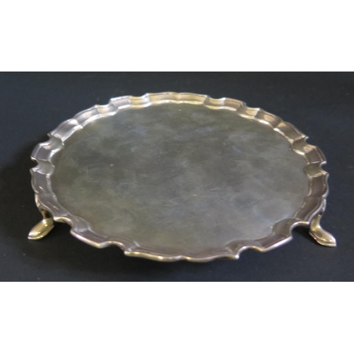 1082 - A Small George V Silver Piecrust Salver, London 1918, EBS LD, 15cm diam., 243g