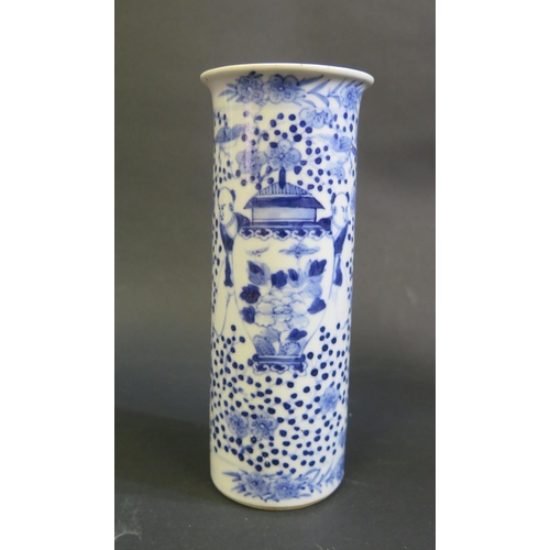 1148 - An 18th Century Chinese Blue and White Sleeve Vase, 19cm. Two chips to rim