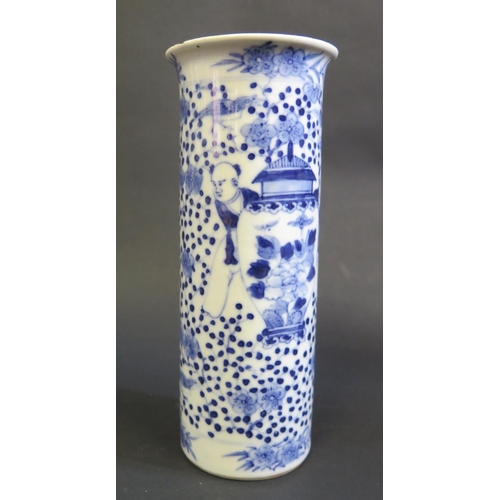 1148 - An 18th Century Chinese Blue and White Sleeve Vase, 19cm. Two chips to rim