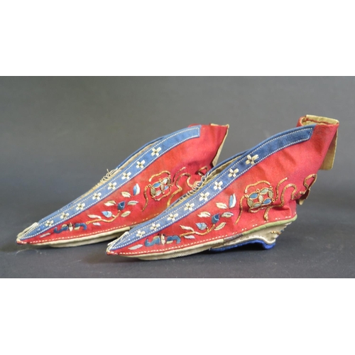 1166 - A Pair of 19th Century Chinese Embroidered Silk Lotus Feet Shoes, c. 11cm toe to heel