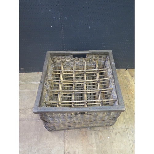 1552 - An Old Basket