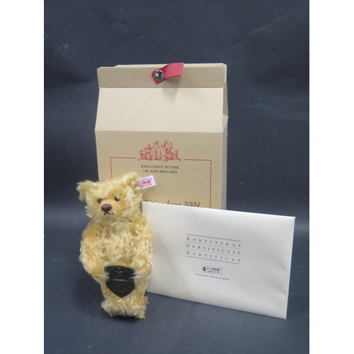 1576 - A Steiff 20cm Exhibition Bear 2004, 669/1500, boxed with COA