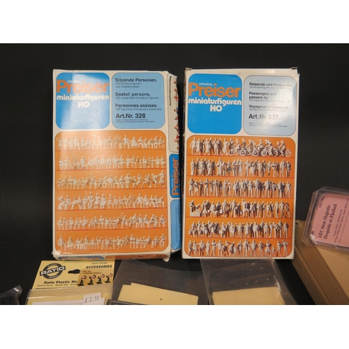 222 - A Collection of HO/OO Scale Railway Figures, Vehicles, Accessories Kits to include Artitec, Langley,... 