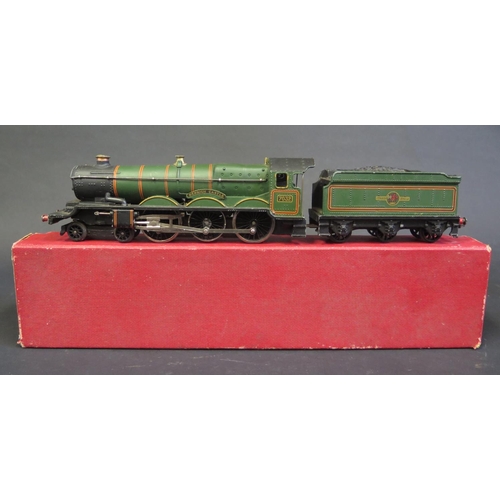 319 - A Hornby Dublo OO Gauge 2220 BR 4-6-0 Locomotive & Tender 'Denbigh'. Very good+ in good box.