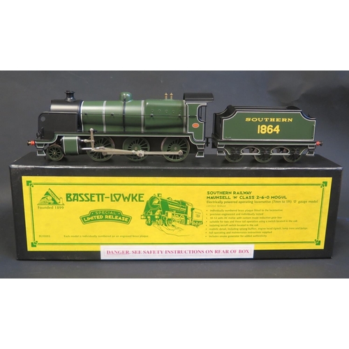 332 - A Bassett-Lowke O Gauge BL99003 Southern Railway Maunsell 'N' Class 2-6-0 Mogul '1864' Limited Relea... 