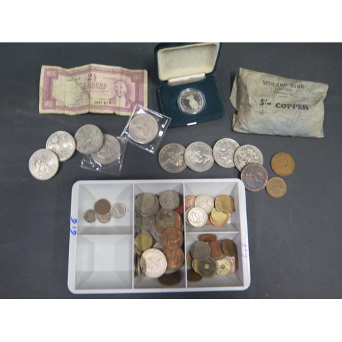 616 - A Tray of Coins including Commemorative Crowns, 1265g