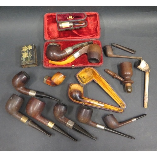 626 - A Selection of Smoker's Pipes including some with silver collars, by BBB, GWS, Barling's, cased Ches... 