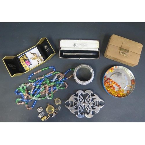 912 - A Box of Jewellery including damaged Georgian memorial brooch and clasps, gilt locket, Eversharp pen... 