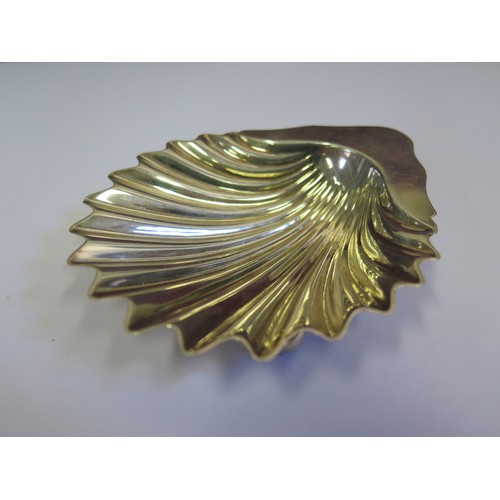 1050b - A Victorian Scallop Shaped Dish, Sheffield 1892, Goldsmiths & Silversmiths Co: William Gibson & John... 