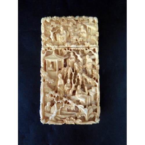 1057 - A 19th Century Cantonese Export Ware Carved Ivory Card Case, 84x45mm