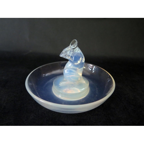 1068a - A Rene Lalique 'Souris' No. 286 Opalescent Glass Cendrier, etched R. Lalique France no. 286, 9.5cm d... 