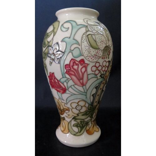 1154 - A Modern Moorcroft Golden Lily Ivory Vase, 46/10, Rachel Bishop Catalogue, 1994, 26cm. Crazed