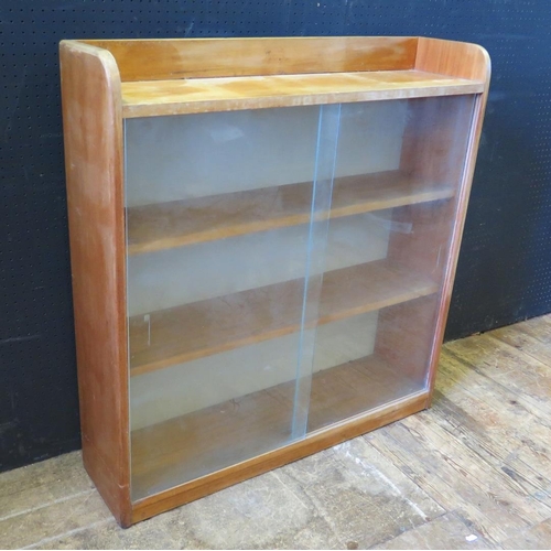 1316 - A Vintage Teak Glazed Bookcase, 90(w0x94(h)cm