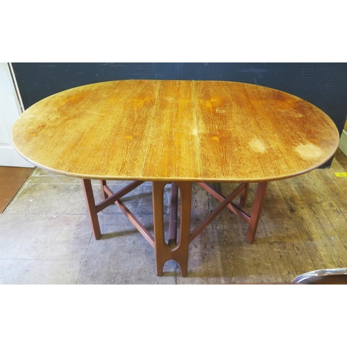 1351 - A 1970's Teak (G-Plan?) Gate Leg Table, 107.5x160cm