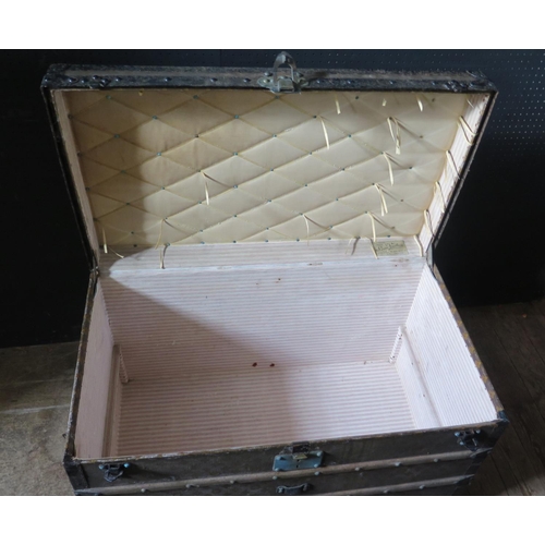 1399 - A Louis Vuitton Trunk, 90(w)x58(h)x53(d)cm