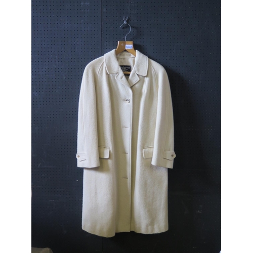 1444b - Ladies Cream Burberry Wool Coat A/F