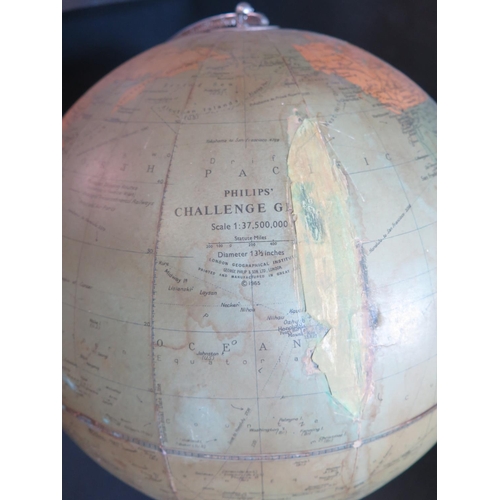 1498 - Philips' CHALLENGE GLOBE. A/F