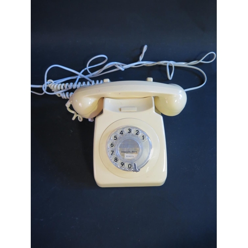 1521 - A Cream Plastic Telephone 700 series