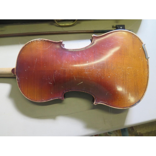 1576A - A Full Size Violin in case and with bow