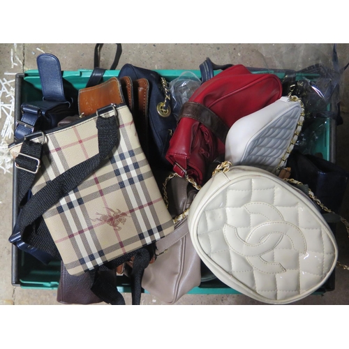 1710 - A Selection of Handbags