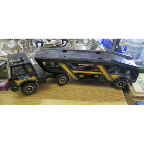 1800 - A Very Large Tonka MR-970 Car Transporter with Two Beach Buggies (87cm long) in excellent condition.