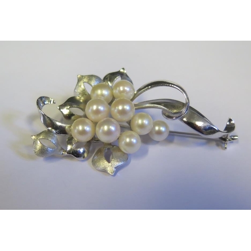 336 - A Silver and Cultured Pearl Spray Brooch, 57mm